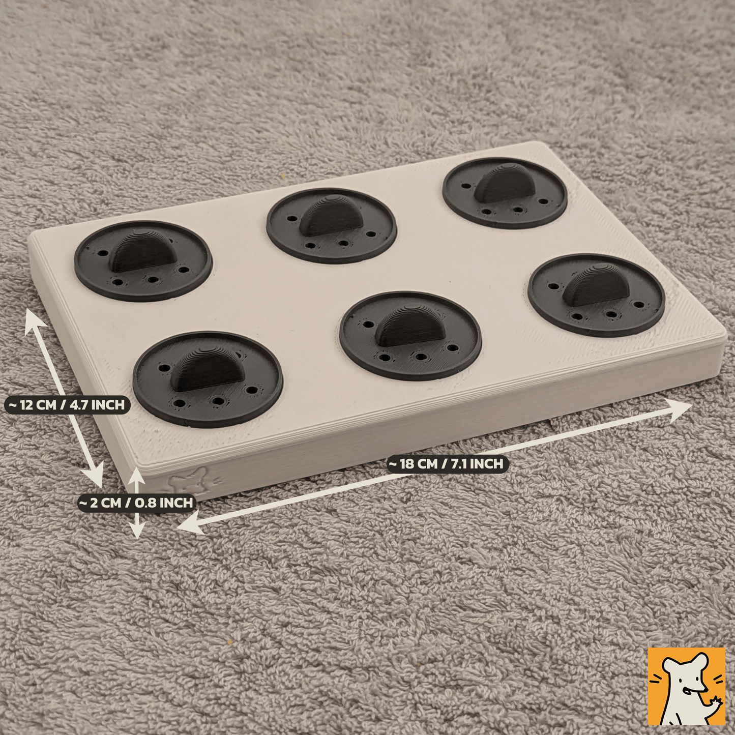 Large foraging puzzle toy for rats and small pets, featuring six removable lids, dimensions 12x18 cm.