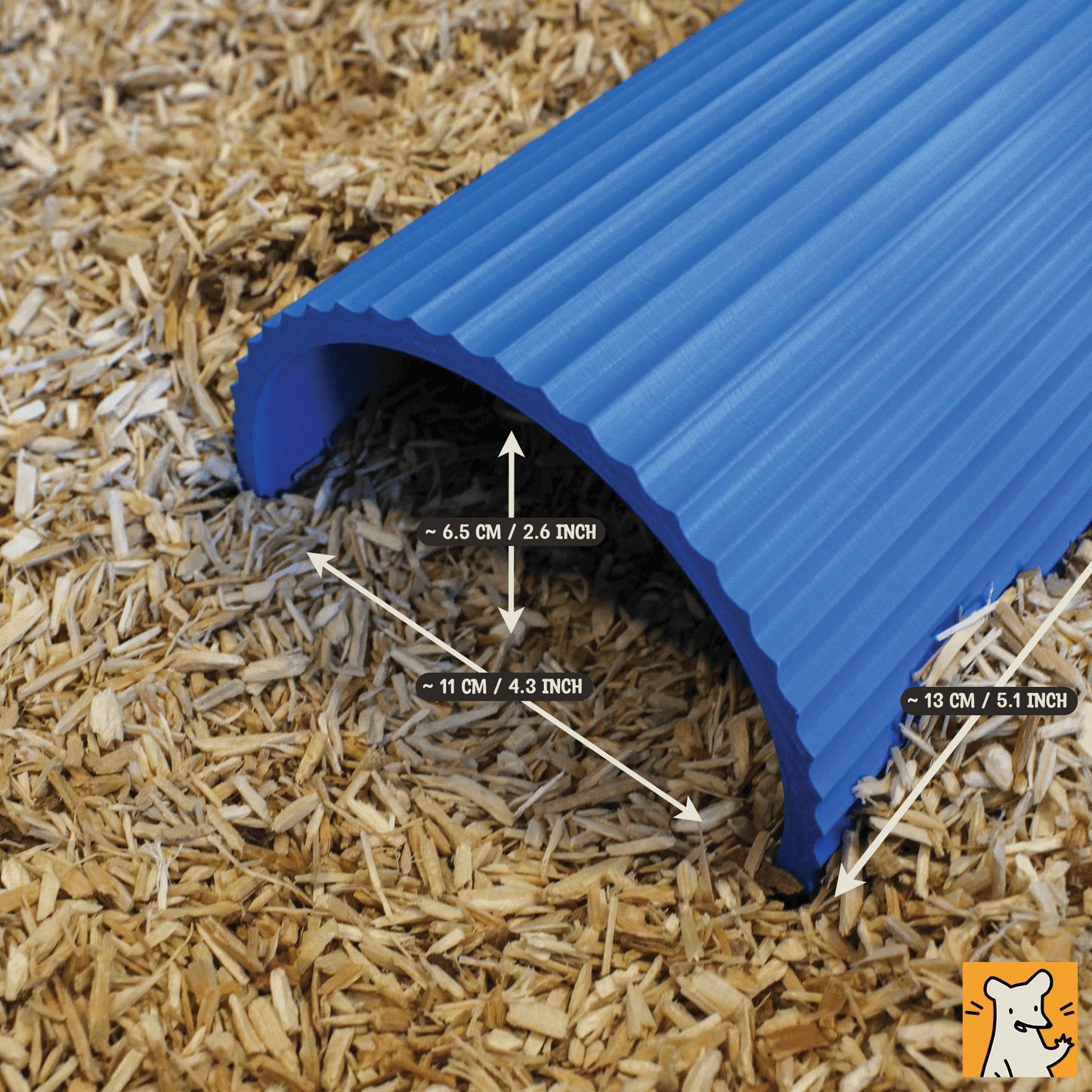 Dwarf hamster hideout in blue, dimensions 13 cm x 11 cm x 6.5 cm, resting on wood shavings.