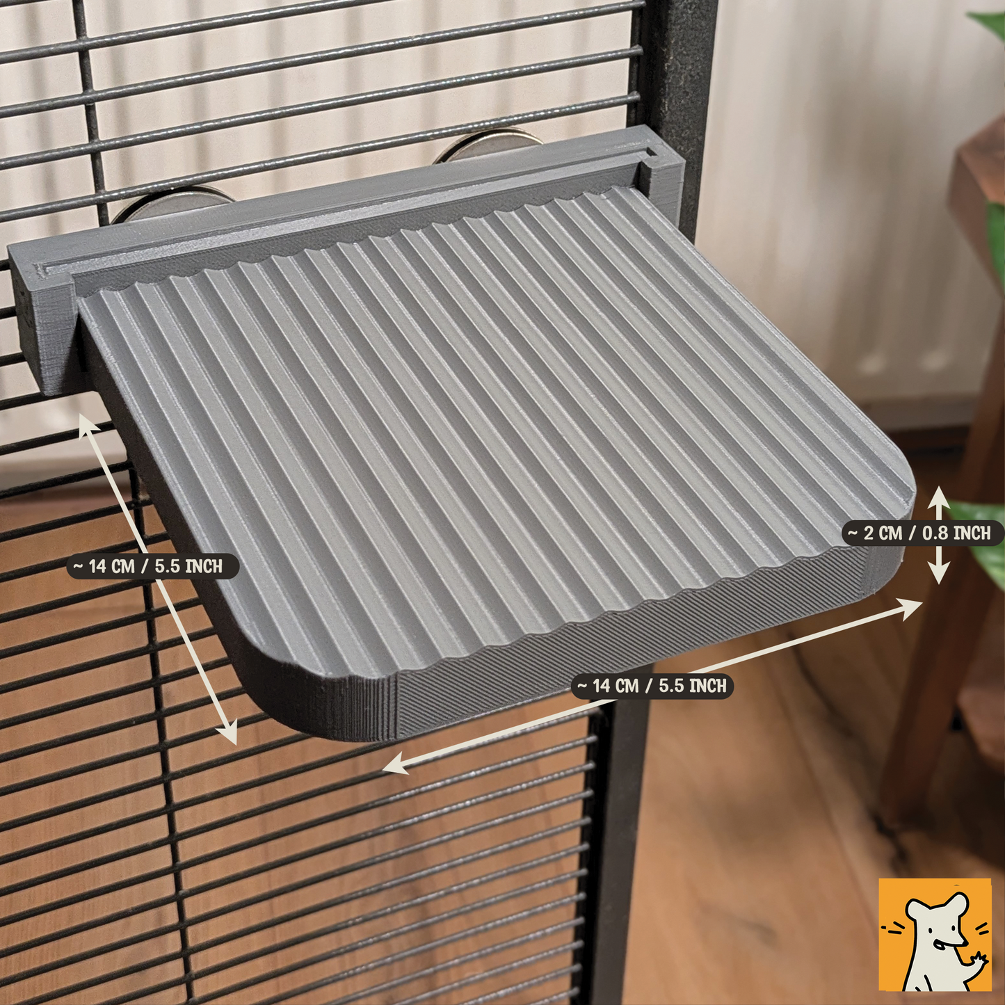 Large removable cage platform 14cm x 14cm with easy attach and detach features for small pets.